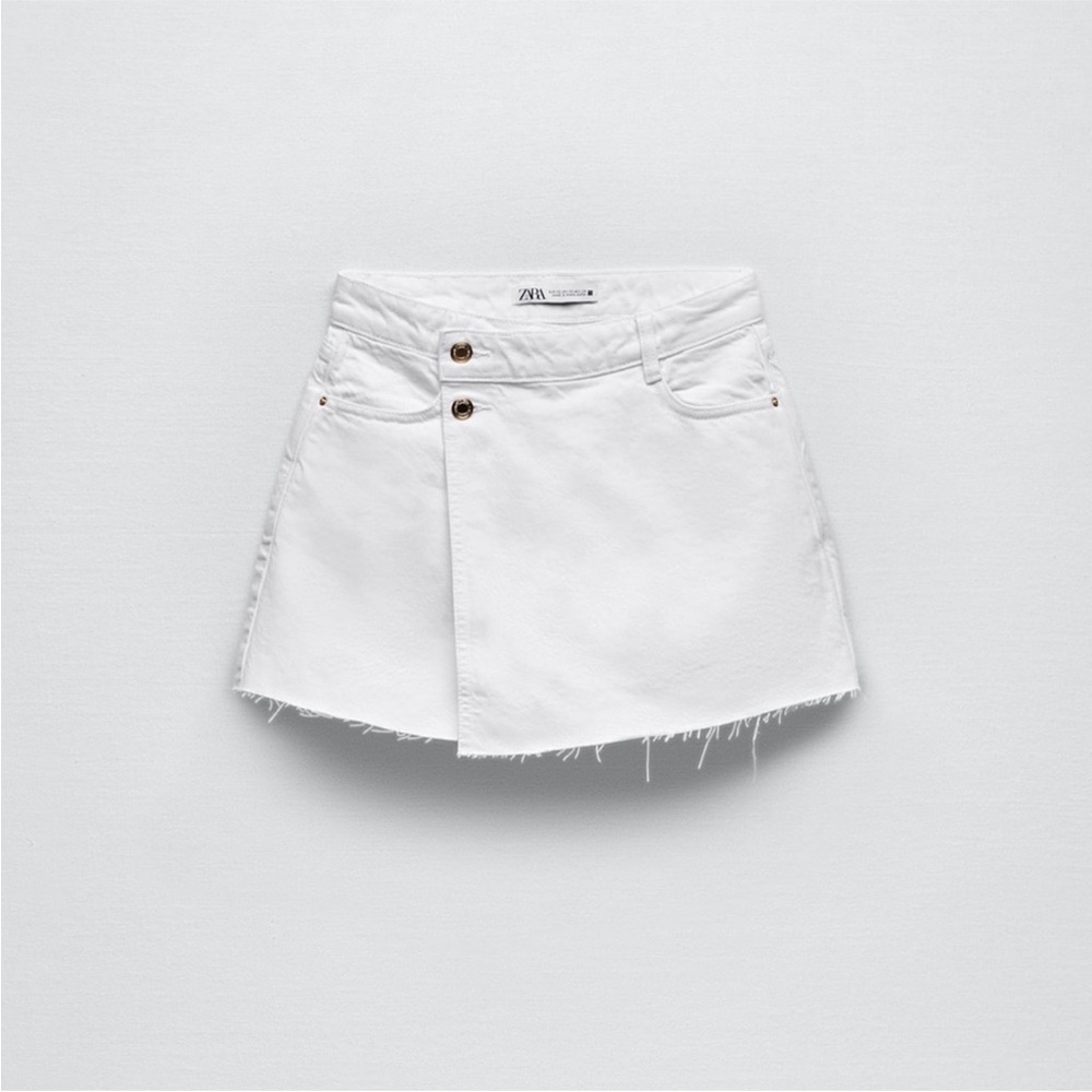 ZARA Womens White Denim Skort Sz Large Assymetrical Pockets Buttons Shorts Skirt